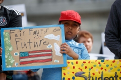 13 de abril de 2022: De niños pequeños a borlas: Concentración por una financiación justa y completa de la educación.