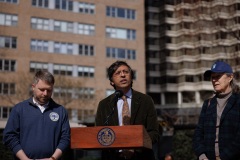 Entrega de cheques a los Amigos de Rittenhouse Square