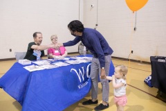 21 de mayo de 2022: Sen. Saval organizó un Senior Mayo Day en el East Passayunk Community Center en el sur de Filadelfia.