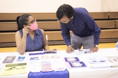 21 de mayo de 2022: Sen. Saval organizó un Senior Mayo Day en el East Passayunk Community Center en el sur de Filadelfia.