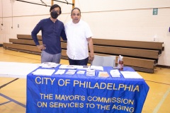 21 de mayo de 2022: Sen. Saval organizó un Senior Mayo Day en el East Passayunk Community Center en el sur de Filadelfia.