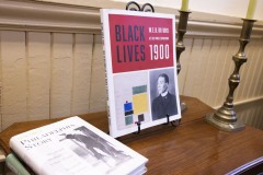 16 de febrero de 2024: El senador Saval recorrió el histórico "Seventh Ward" en el sur de Filadelfia. El barrio fue el centro del innovador estudio de W.E.B. Dubois de 1899, "El negro de Filadelfia", y fue el hogar de trascendentales pioneros negros, como el obispo Richard Allen, fundador de la primera Iglesia Metodista Episcopal Africana del mundo, y Octavius Catto, activista por la igualdad de derechos y famoso jugador de béisbol que fue asesinado por una turba cerca de las calles 8 y South mientras luchaba por el derecho al voto en 1871.