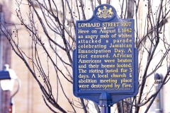 16 de febrero de 2024: El senador Saval recorrió el histórico "Seventh Ward" en el sur de Filadelfia. El barrio fue el centro del innovador estudio de W.E.B. Dubois de 1899, "El negro de Filadelfia", y fue el hogar de trascendentales pioneros negros, como el obispo Richard Allen, fundador de la primera Iglesia Metodista Episcopal Africana del mundo, y Octavius Catto, activista por la igualdad de derechos y famoso jugador de béisbol que fue asesinado por una turba cerca de las calles 8 y South mientras luchaba por el derecho al voto en 1871.