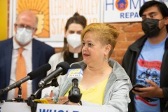 24 de marzo de 2022: El senador estatal Nikil Saval y Lehigh Valley Stands Up reunieron a residentes y líderes comunitarios en un llamamiento unido para la aprobación de la Ley de Reparaciones Integrales del Hogar de Pensilvania (SB1135), un innovador proyecto de ley bipartidista que establece una ventanilla única para las reparaciones del hogar y la climatización, al tiempo que crea nuevos puestos de trabajo sostenibles para las familias en un campo en crecimiento.